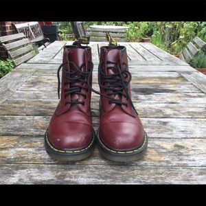 DR MARTENS CHERRY RED SIZE MENS 9